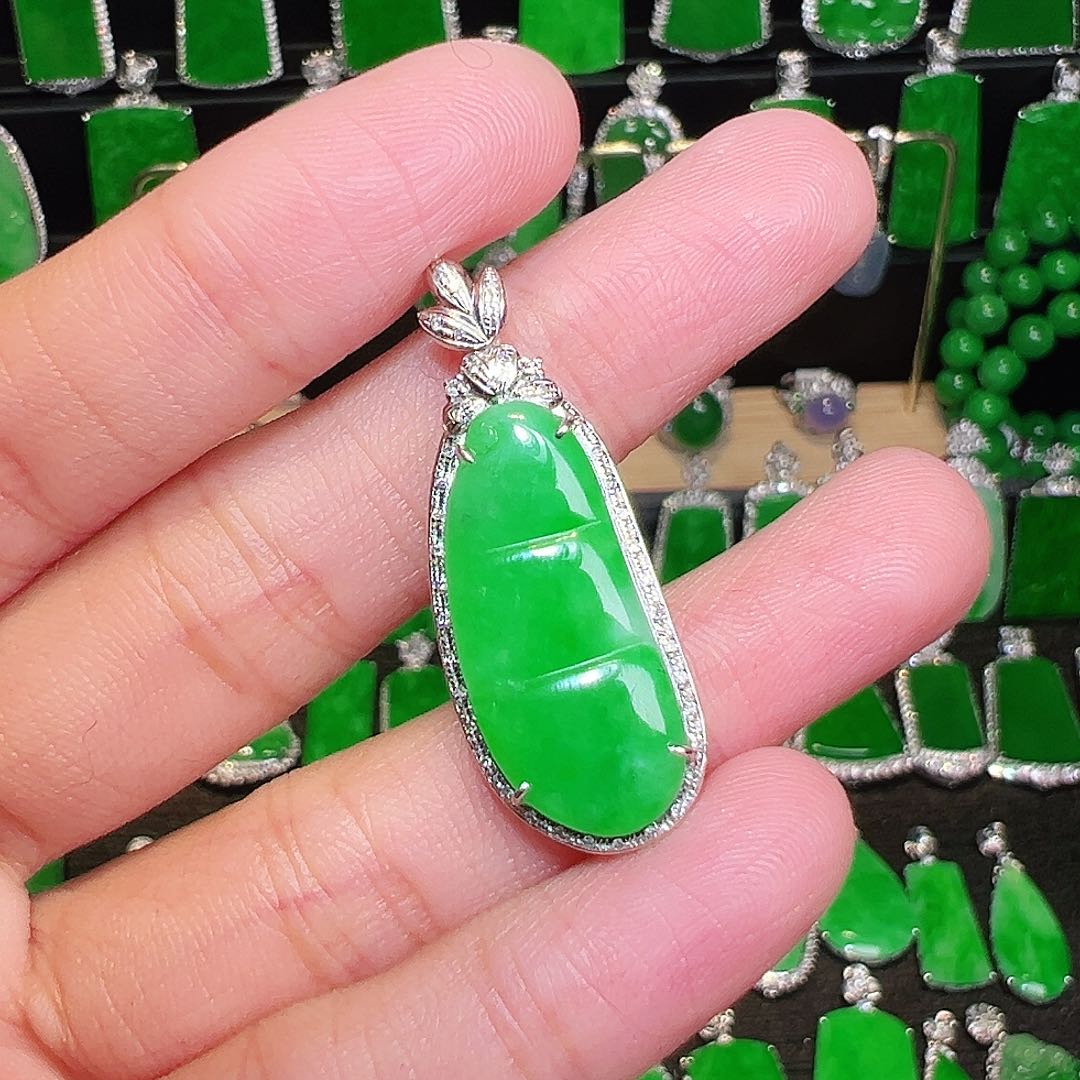 翡翠吊坠(不含链)18K金镶嵌