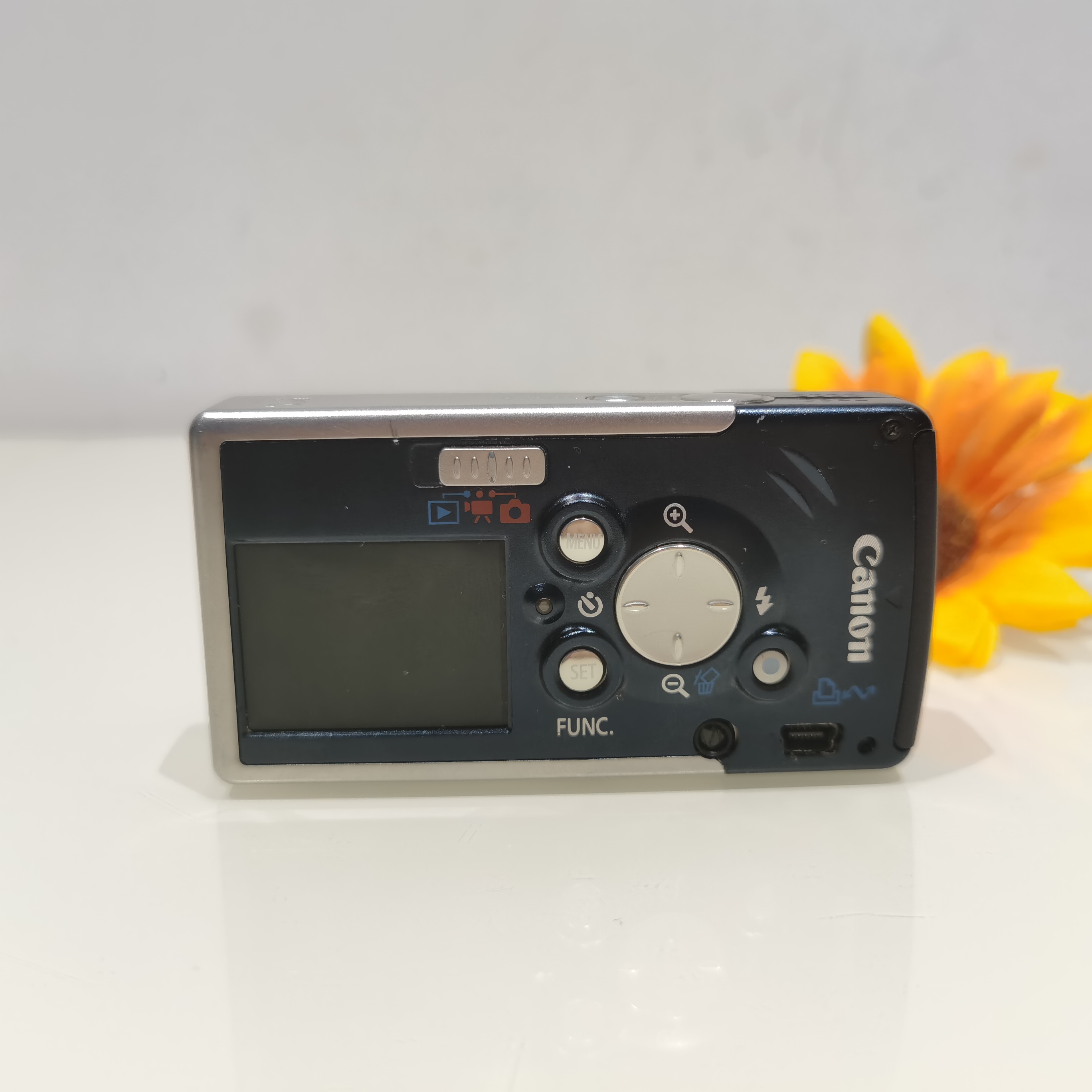 9新 Canon/佳能 pc1108口红机 500万像素3倍光学变焦中文 No退换