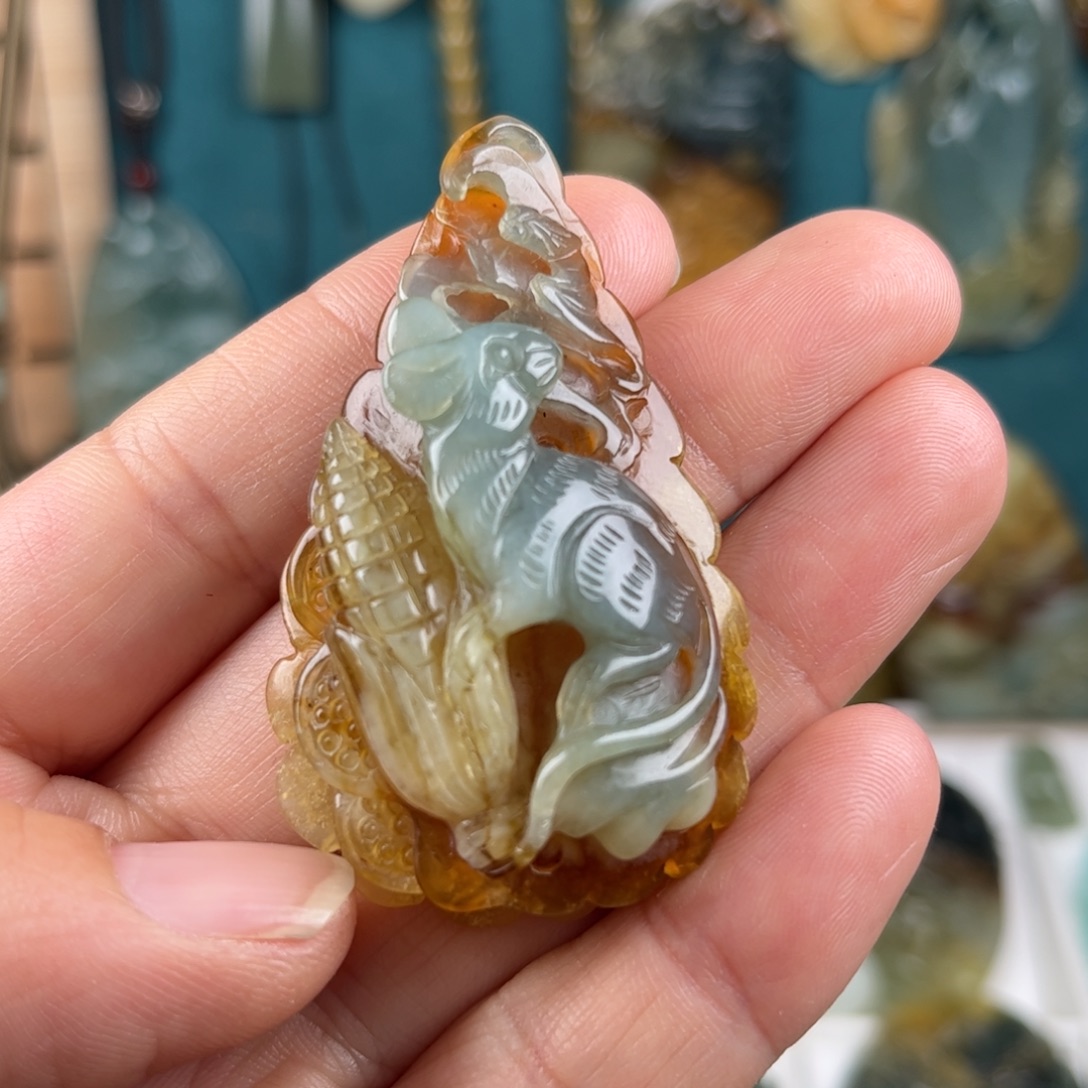 蛇纹石玉未镶嵌颈饰