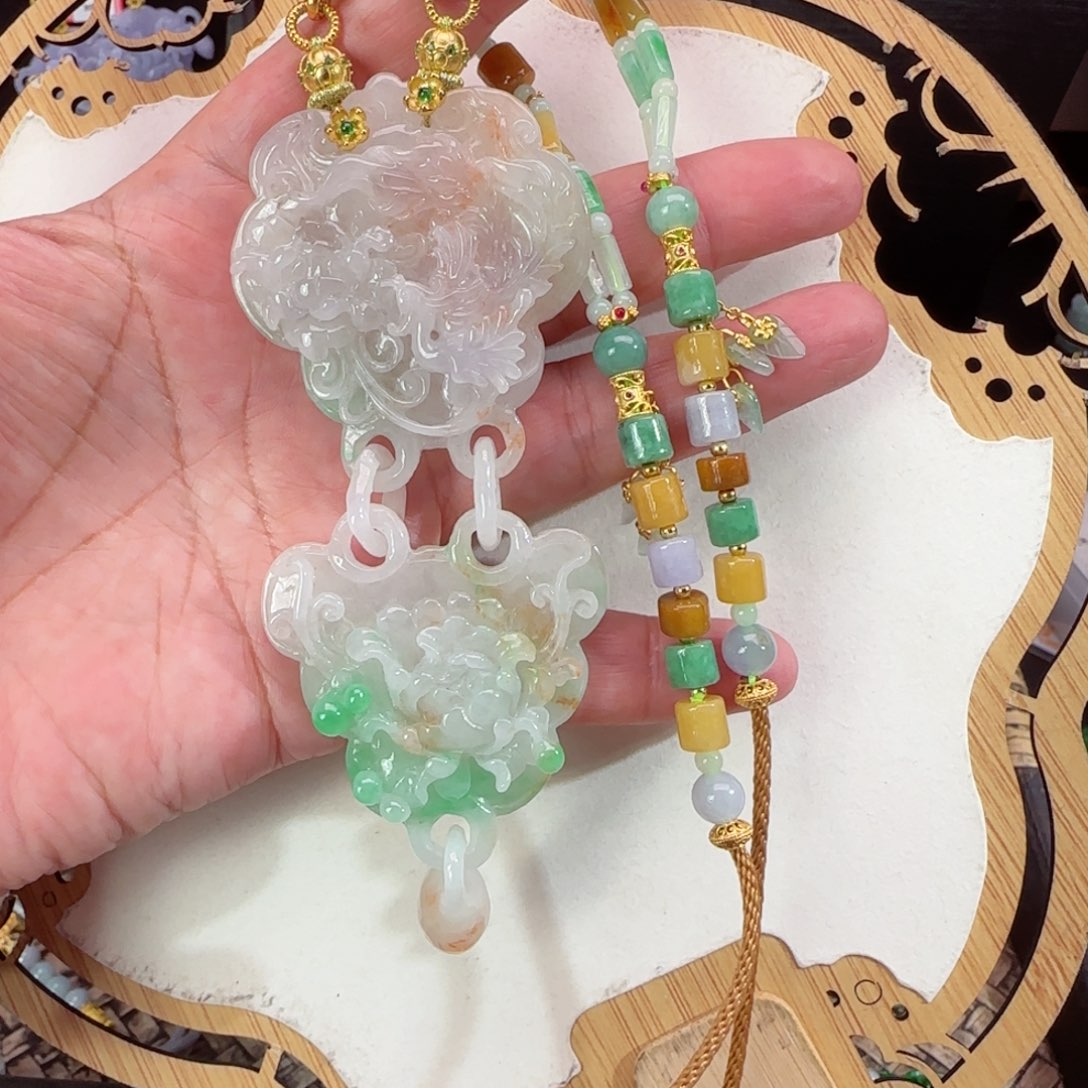 翡翠颈饰未镶嵌仿古