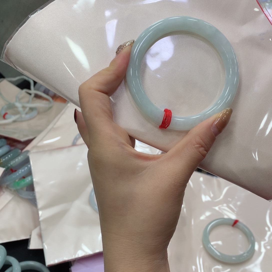 翡翠手镯未镶嵌买断