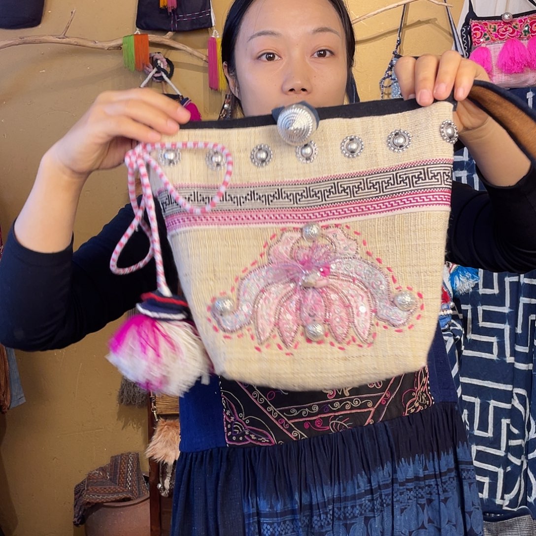 织绣手工制作工艺包包