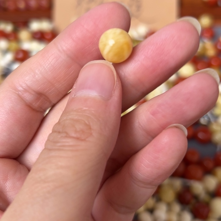 蜜蜡未镶嵌裸石10.5mm一个