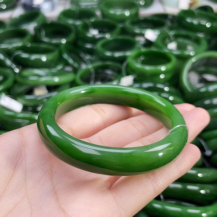 未镶嵌手镯和田玉（碧玉）