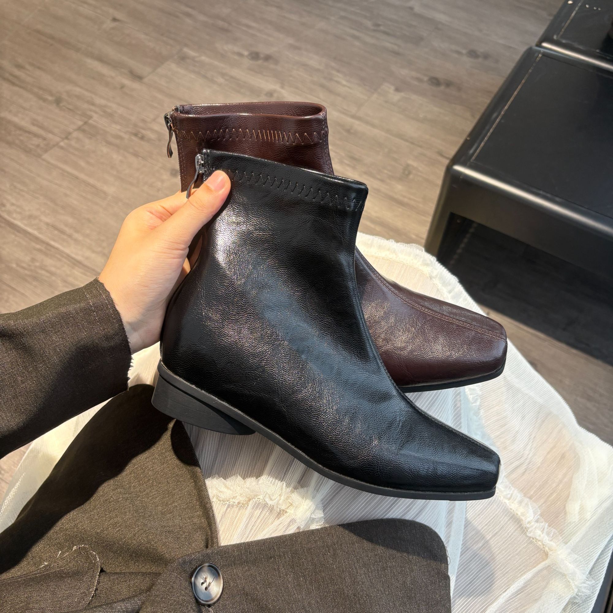 平跟马丁靴女2025秋冬新款英伦风复古弹力瘦瘦靴后拉链短靴加绒鞋