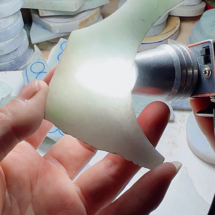 翡翠颈饰未镶嵌翡翠片料