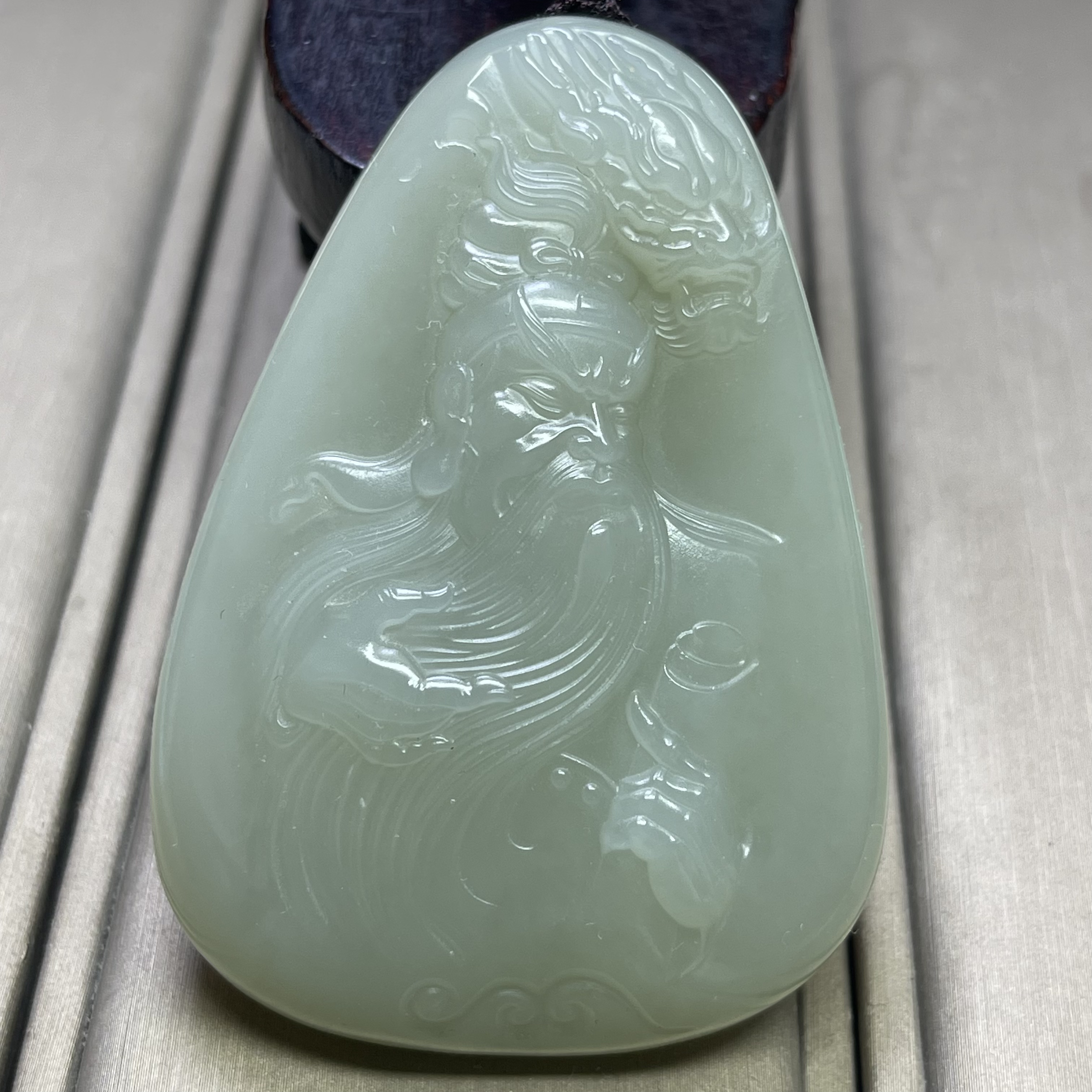 天然和田玉新疆且末青白关公牌子吊坠挂件油润一物一证