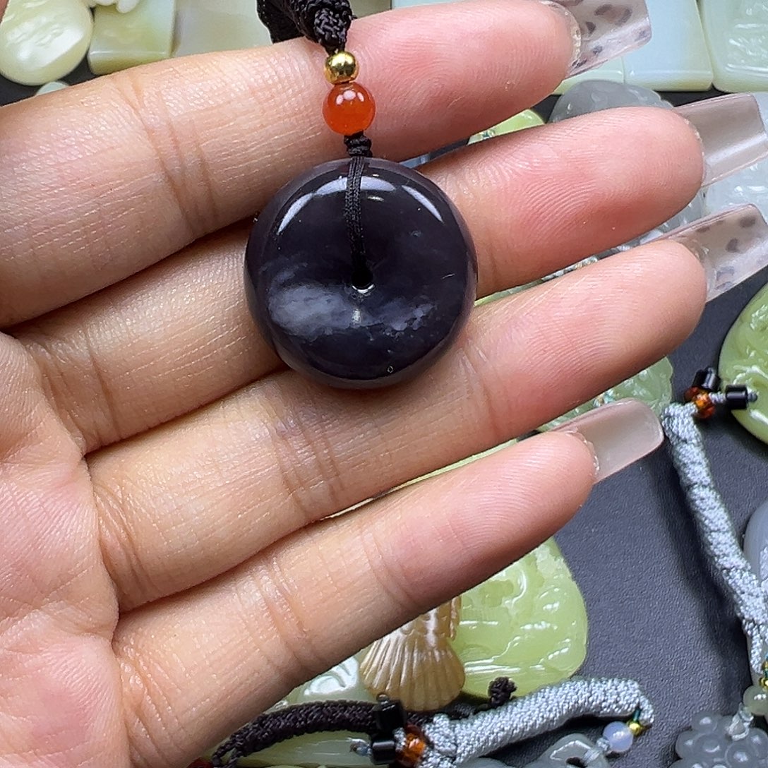 吊坠(赠链)未镶嵌和田玉