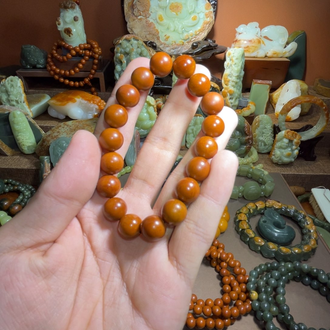 透闪石质玉手链 卡12未镶嵌