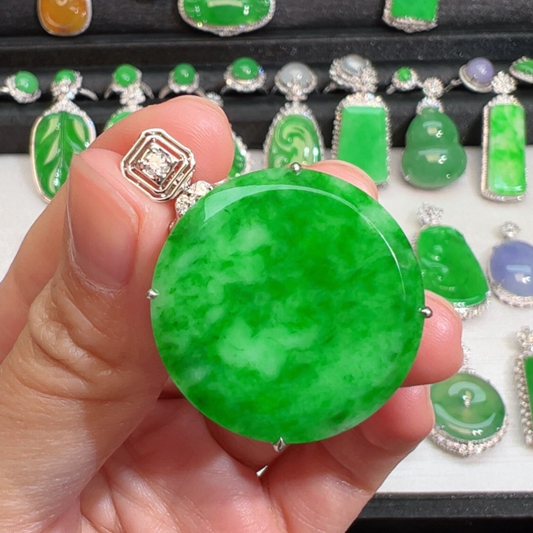 翡翠吊坠(不含链)18K金镶嵌