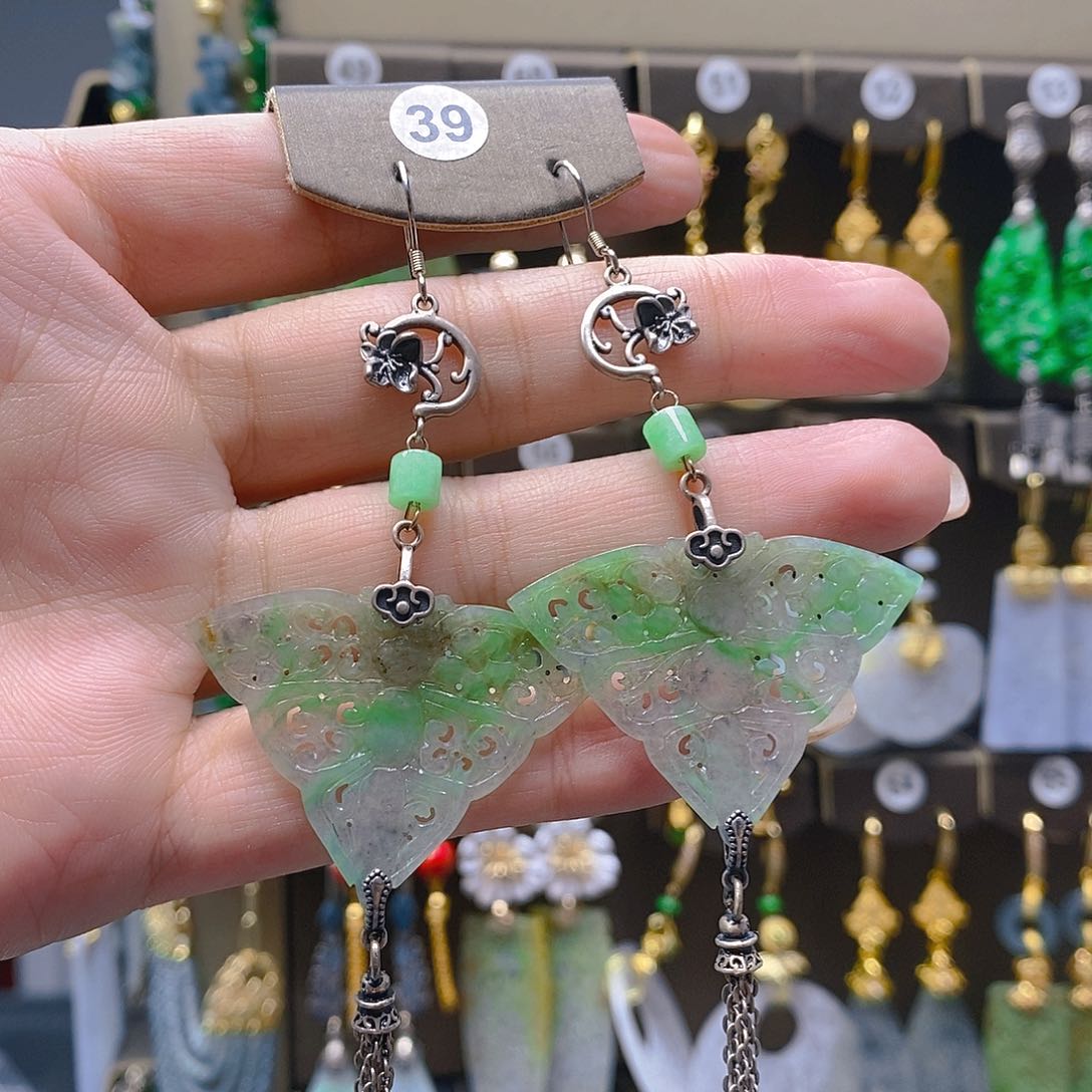 未镶嵌翡翠耳饰翡翠