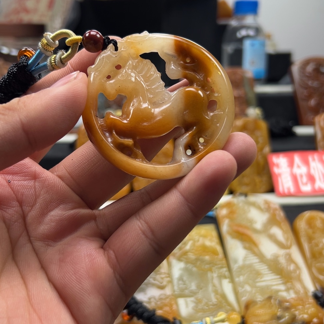 石英质玉（黄龙玉）未镶嵌多选发其一