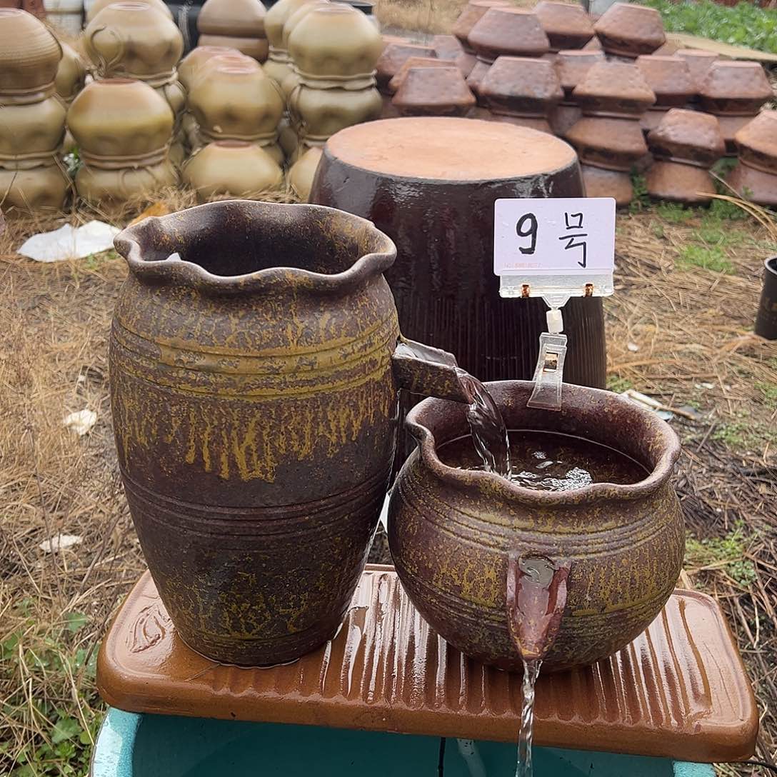 紫砂花盆我在看书啊亲爱得