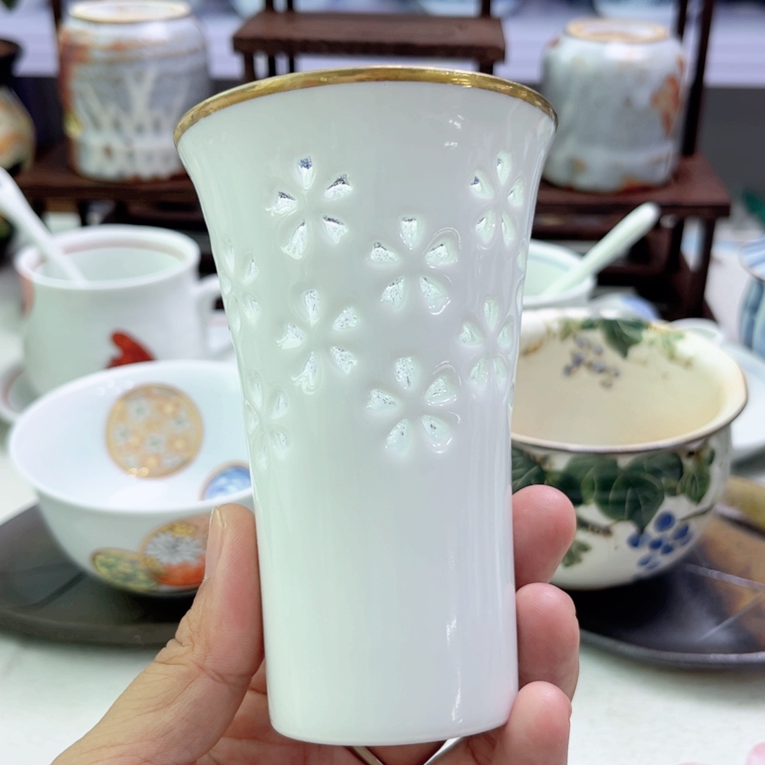 夏***F瓷片欢迎光临美桃儿～