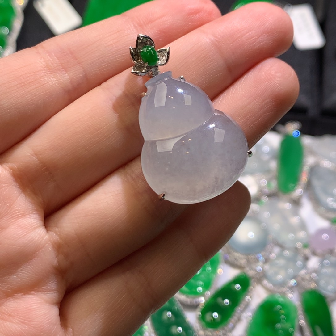 翡翠颈饰18K金镶嵌吊坠