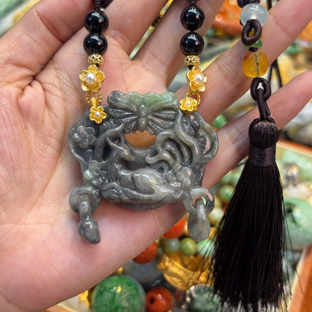 翡翠颈饰未镶嵌待编款