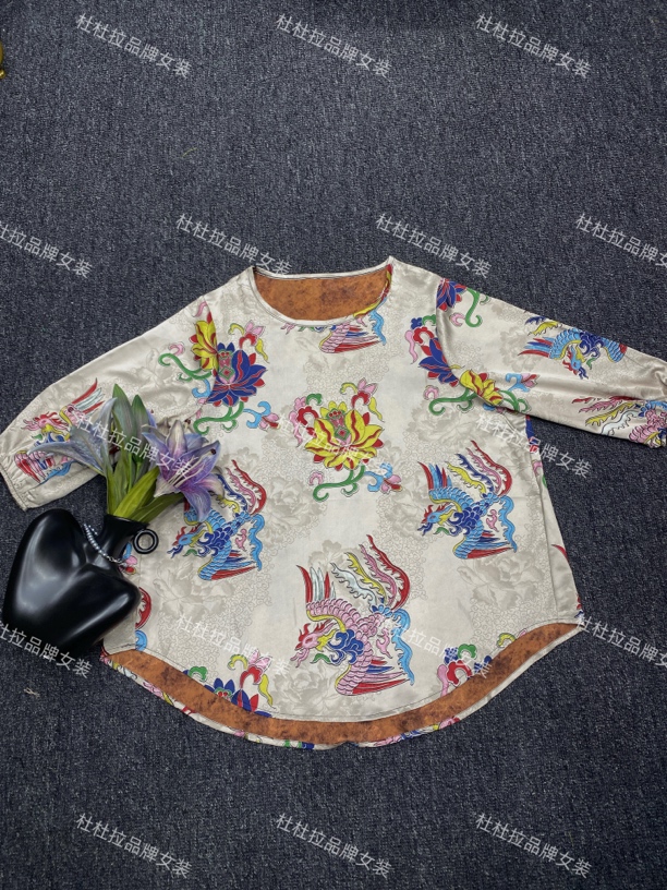 061-【凤舞九天】丝绣前短后长巨显瘦 圆领宽松大版百搭时尚