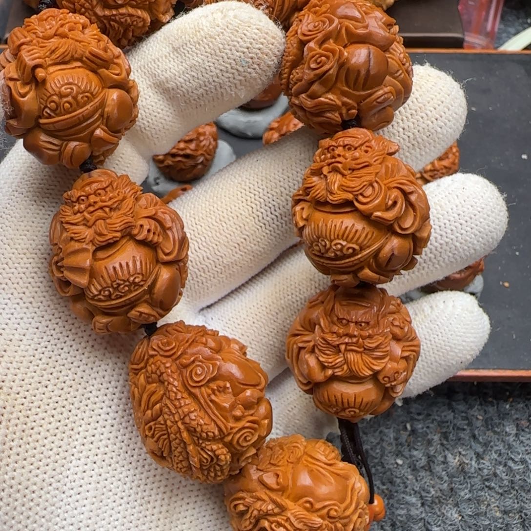 犯****吊坠橄榄核……………………