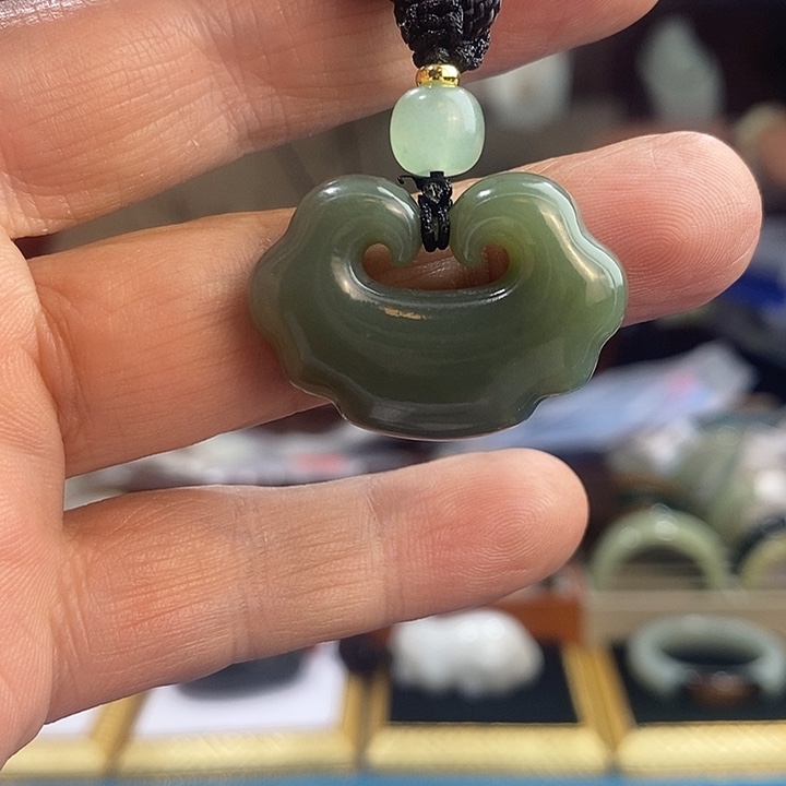 和田玉未镶嵌吊坠(不含链)