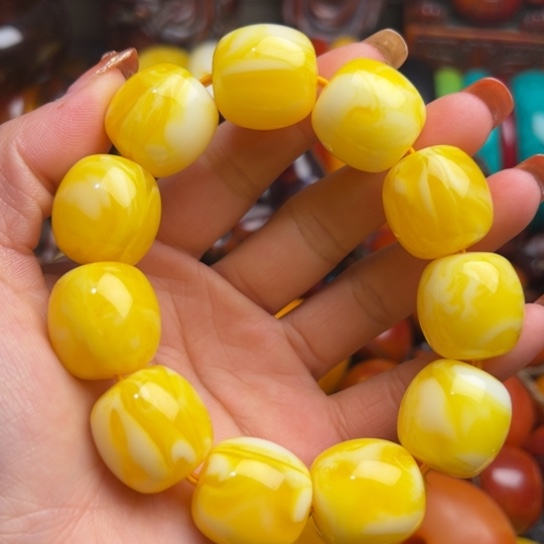 琥珀手串未镶嵌蜜蜡