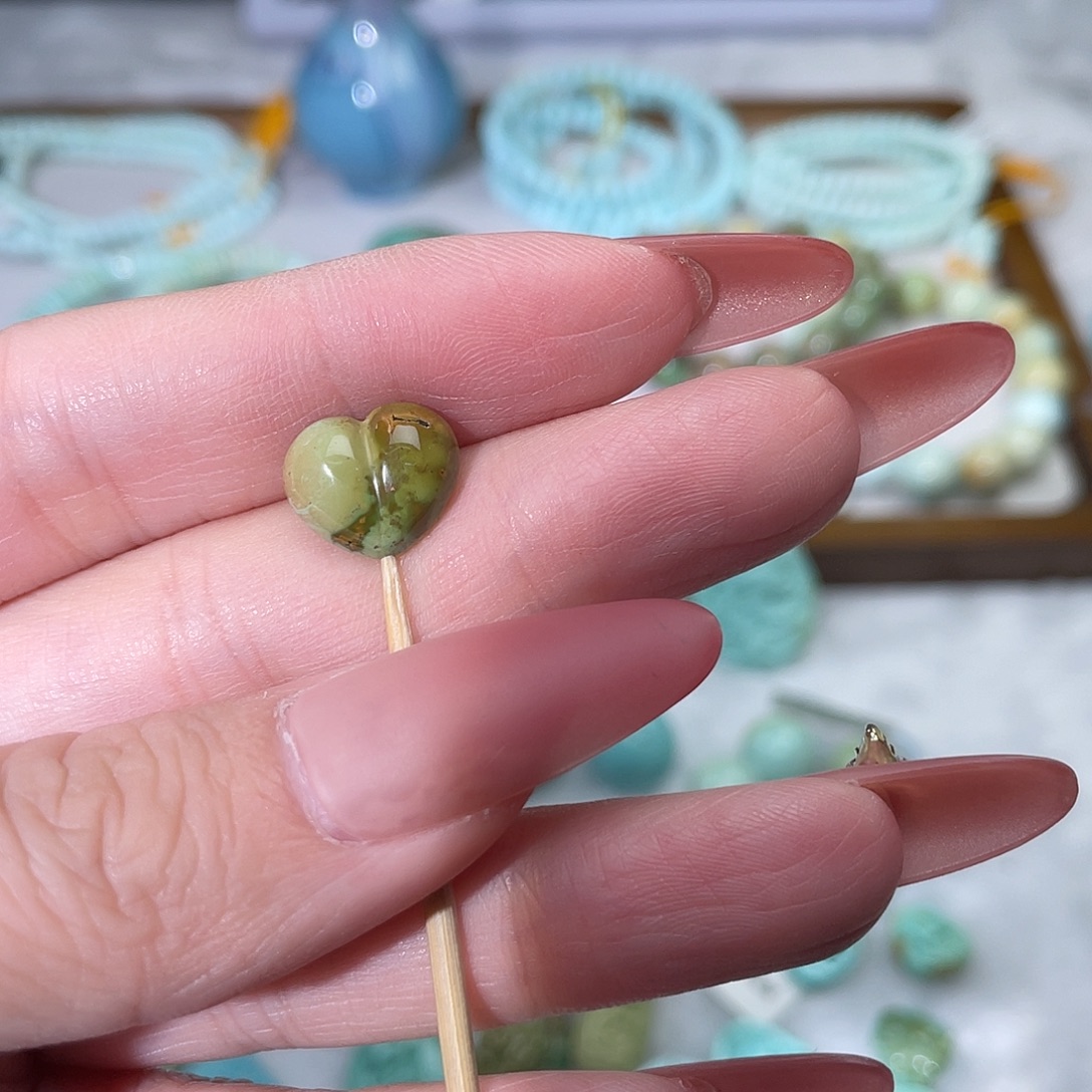 绿松石未镶嵌珠宝奇石