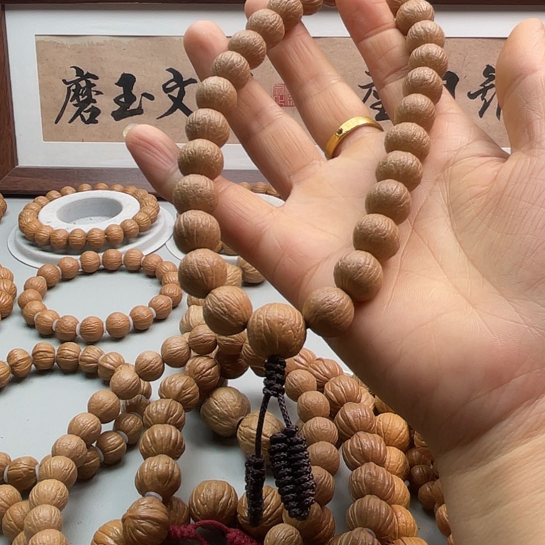 核桃飞***?老树猴头手持金蝉子
