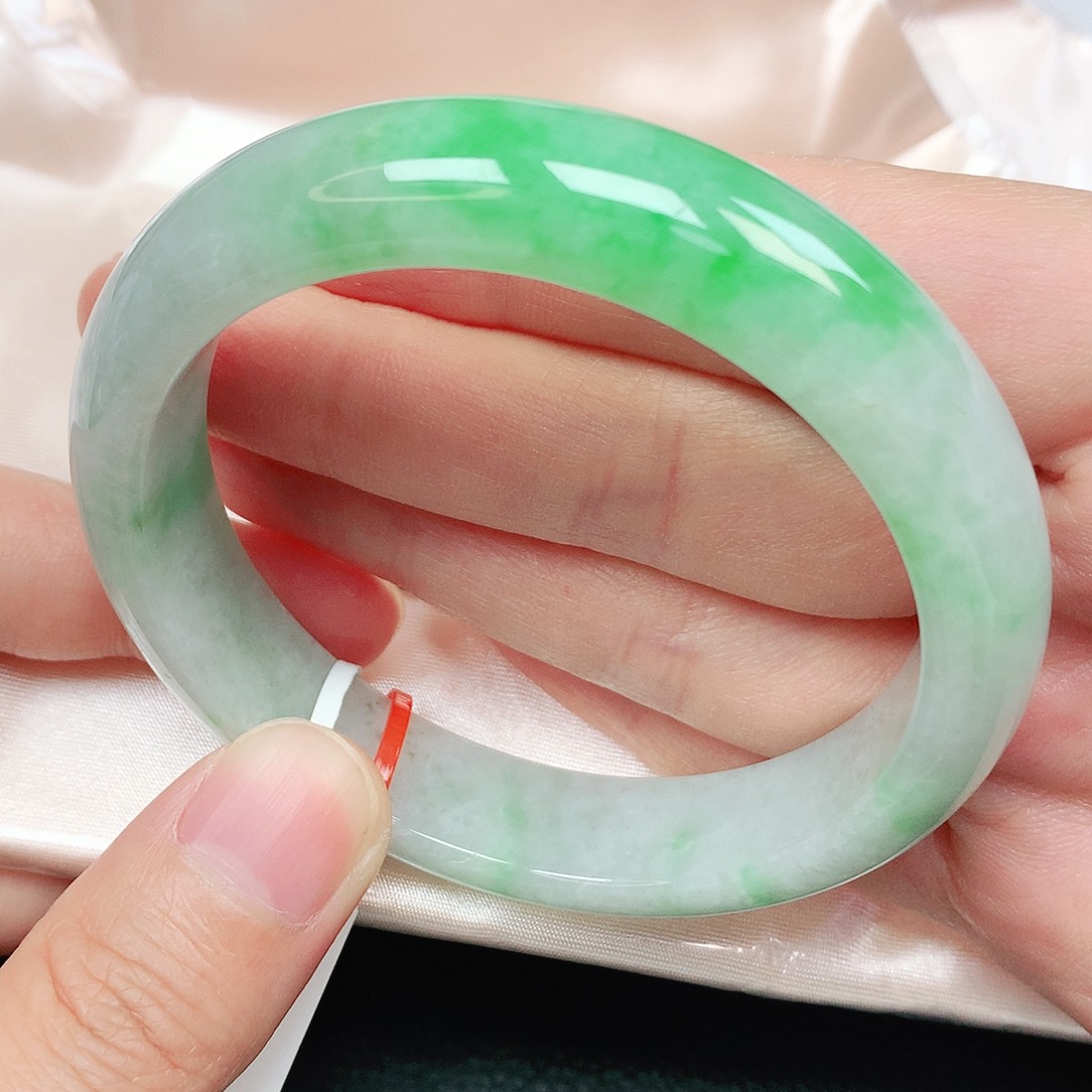 翡翠手镯未镶嵌抖音637