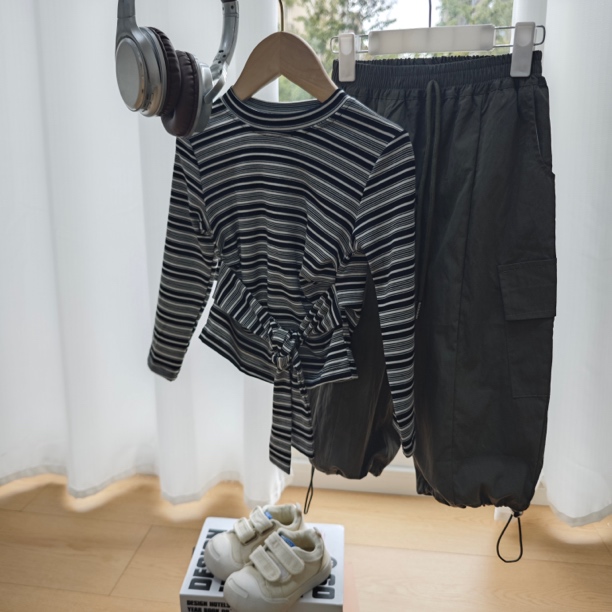 春秋男女通用欧美风条纹女套装黑色运动时尚休闲女童