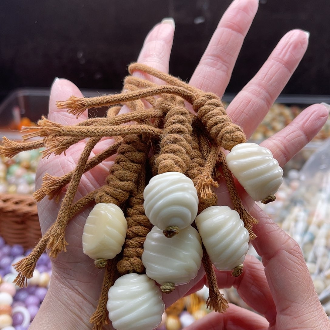 白玉菩提吊坠A/16mm/1颗
