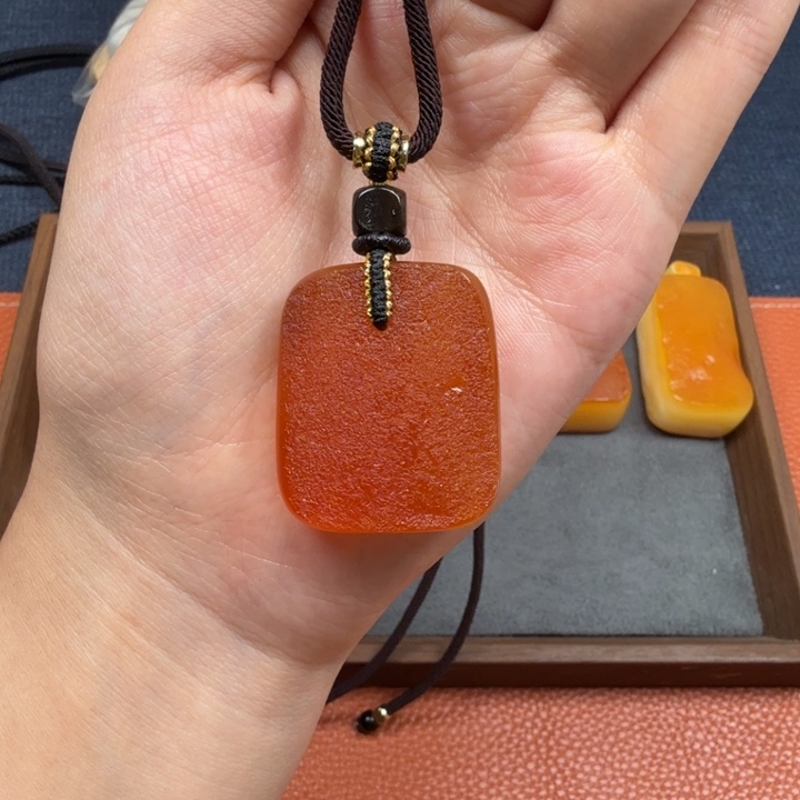 蜜蜡未镶嵌吊坠(赠链)