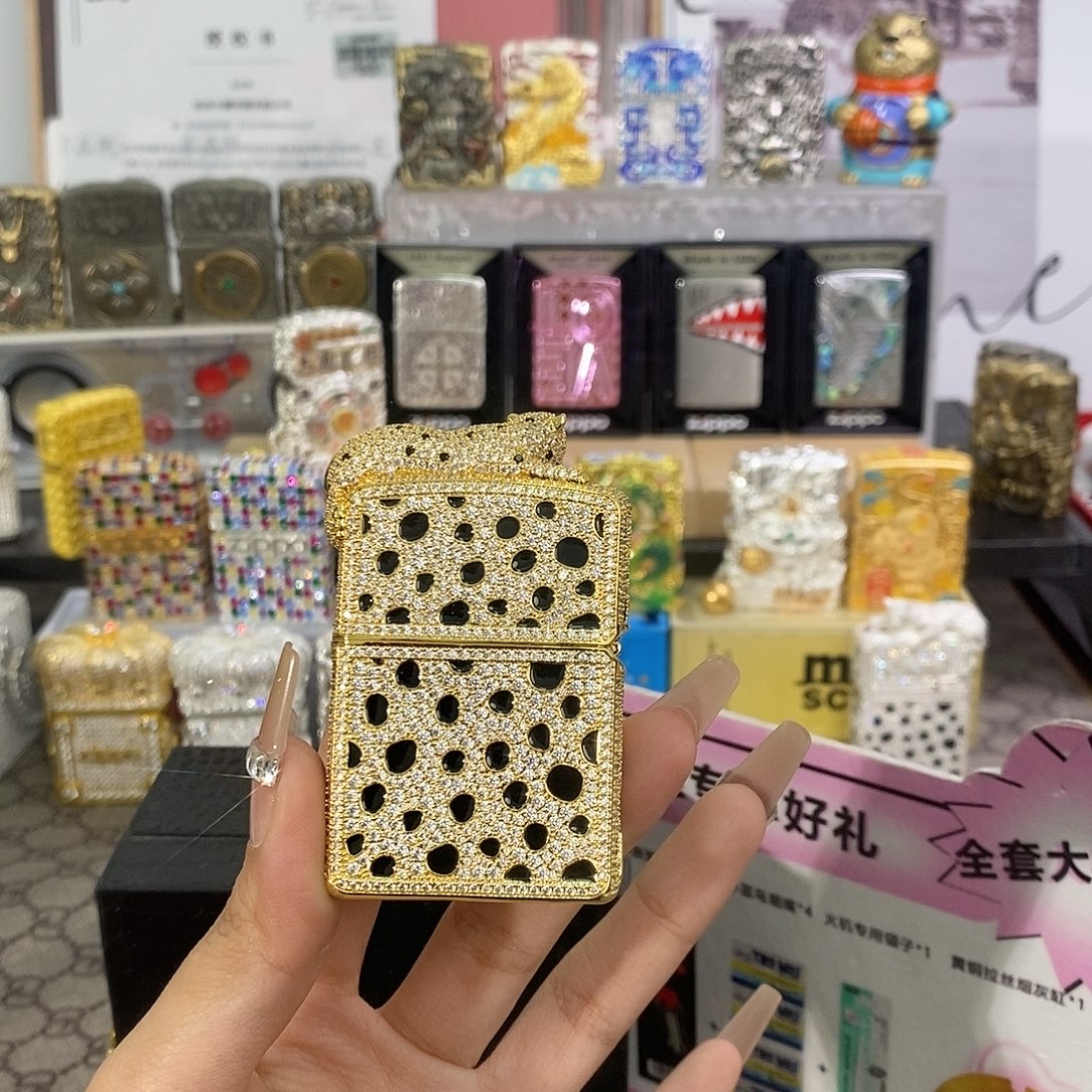 镜面zippo金钱豹礼盒套装