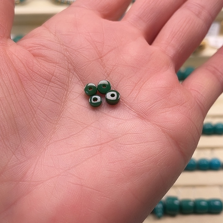 绿松石未镶嵌珠宝奇石直径4➕军绿直切福利款