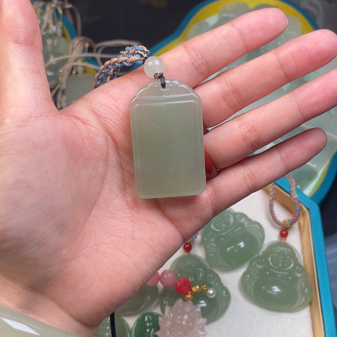 甜****石英质玉未镶嵌吊坠(赠链)