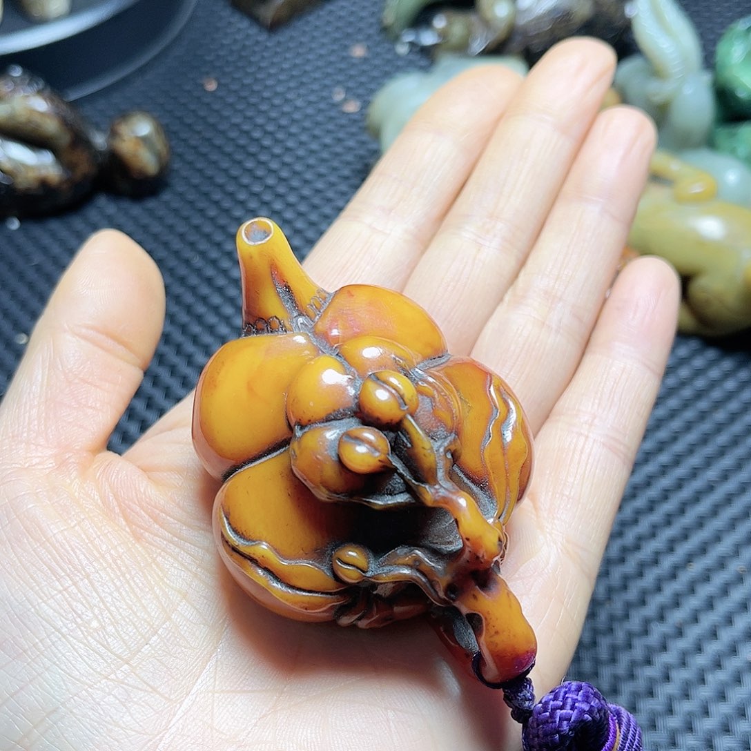 白玉菩提吊坠彪*摆件