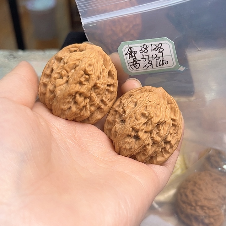 文玩核桃把件麦穗虎头