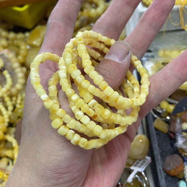 未镶嵌蜜蜡裸石多样性发货