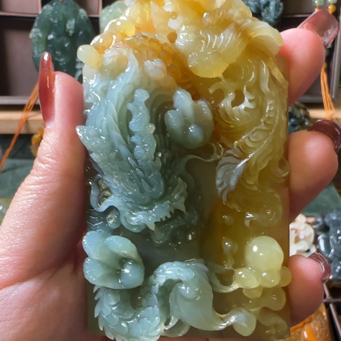 蛇纹石玉颈饰合金怡****）