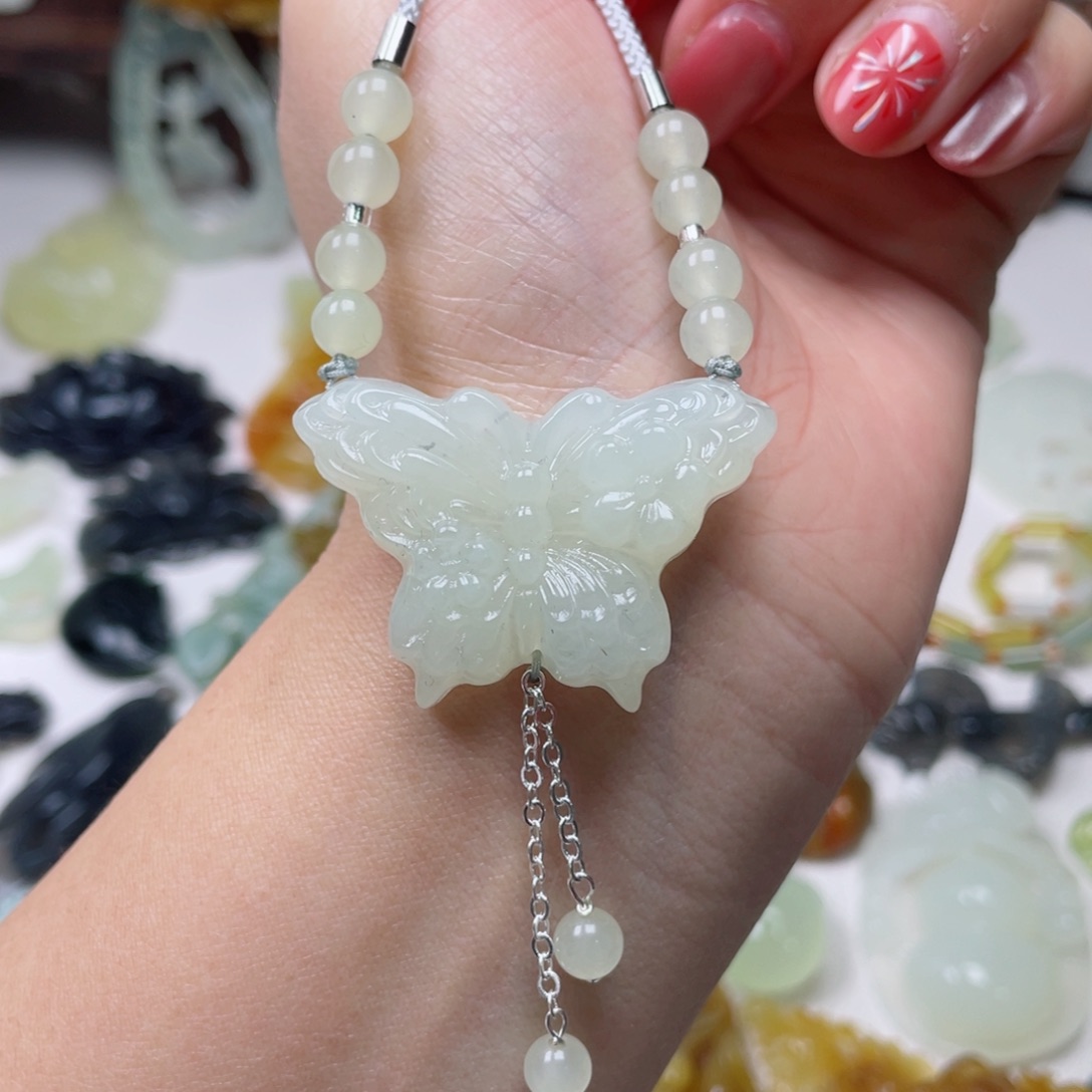 蛇纹石玉颈饰未镶嵌