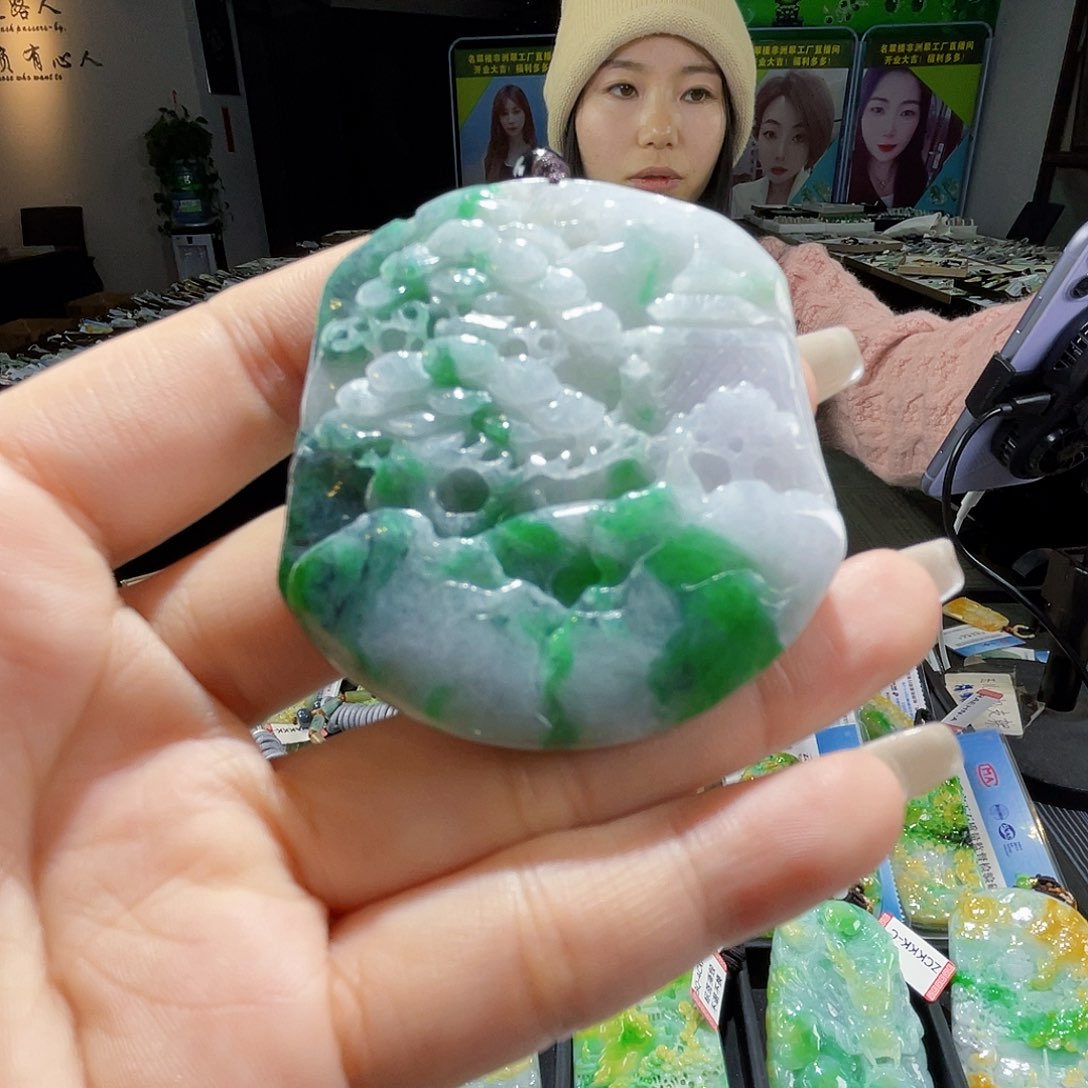 颈饰未镶嵌翡翠一