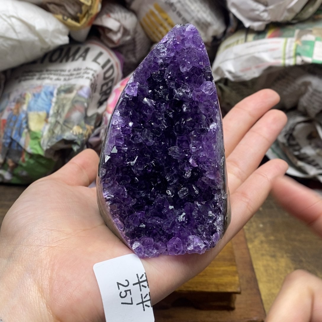 紫晶乌拉圭未镶嵌