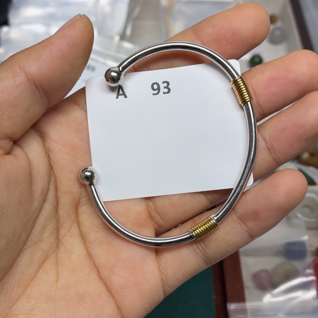 哇****925银A93。       