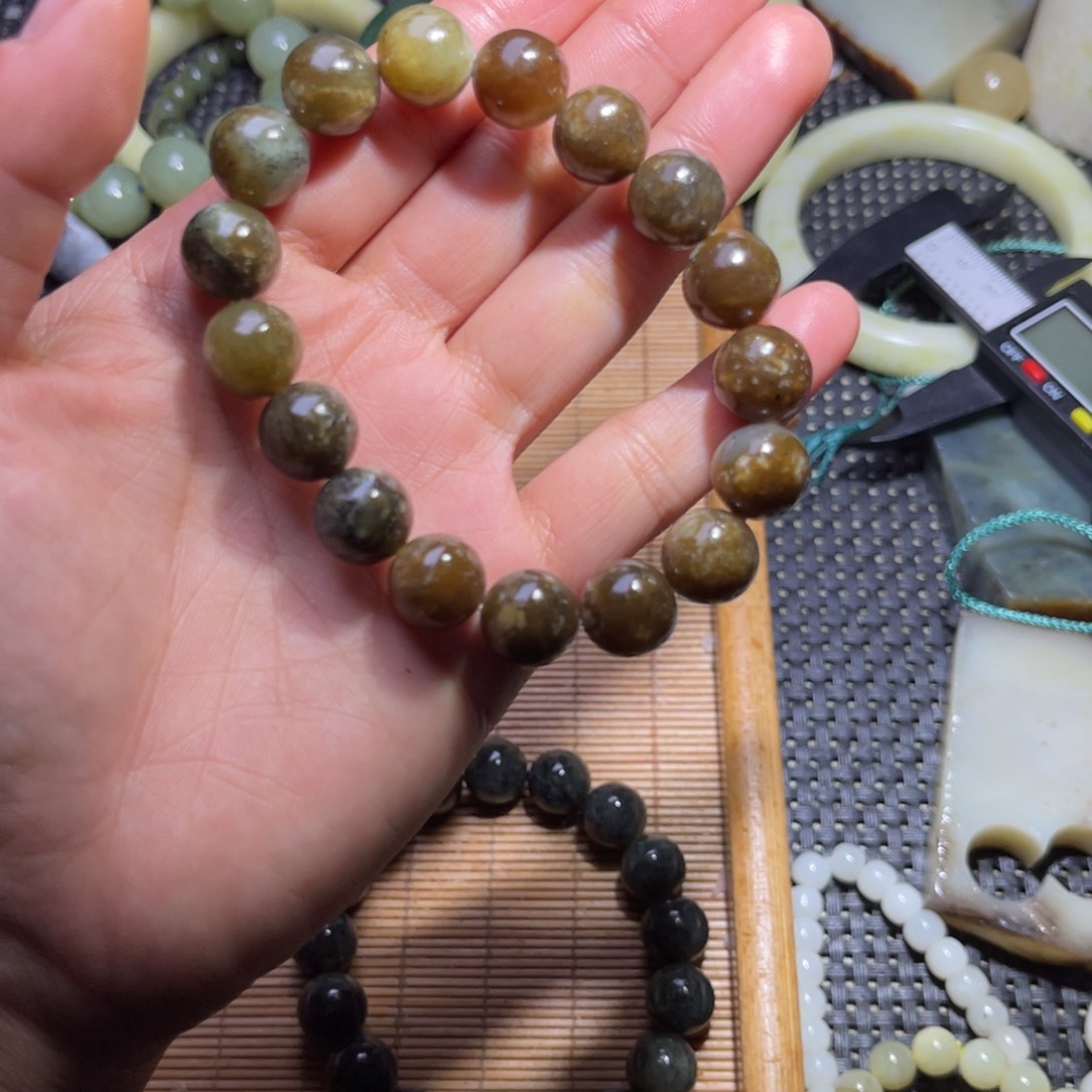 未镶嵌和田玉车挂