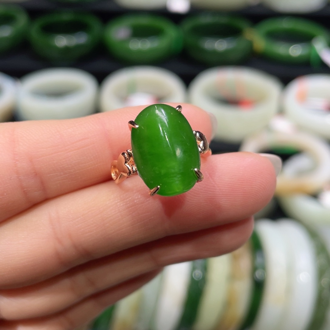 未镶嵌戒指和田玉