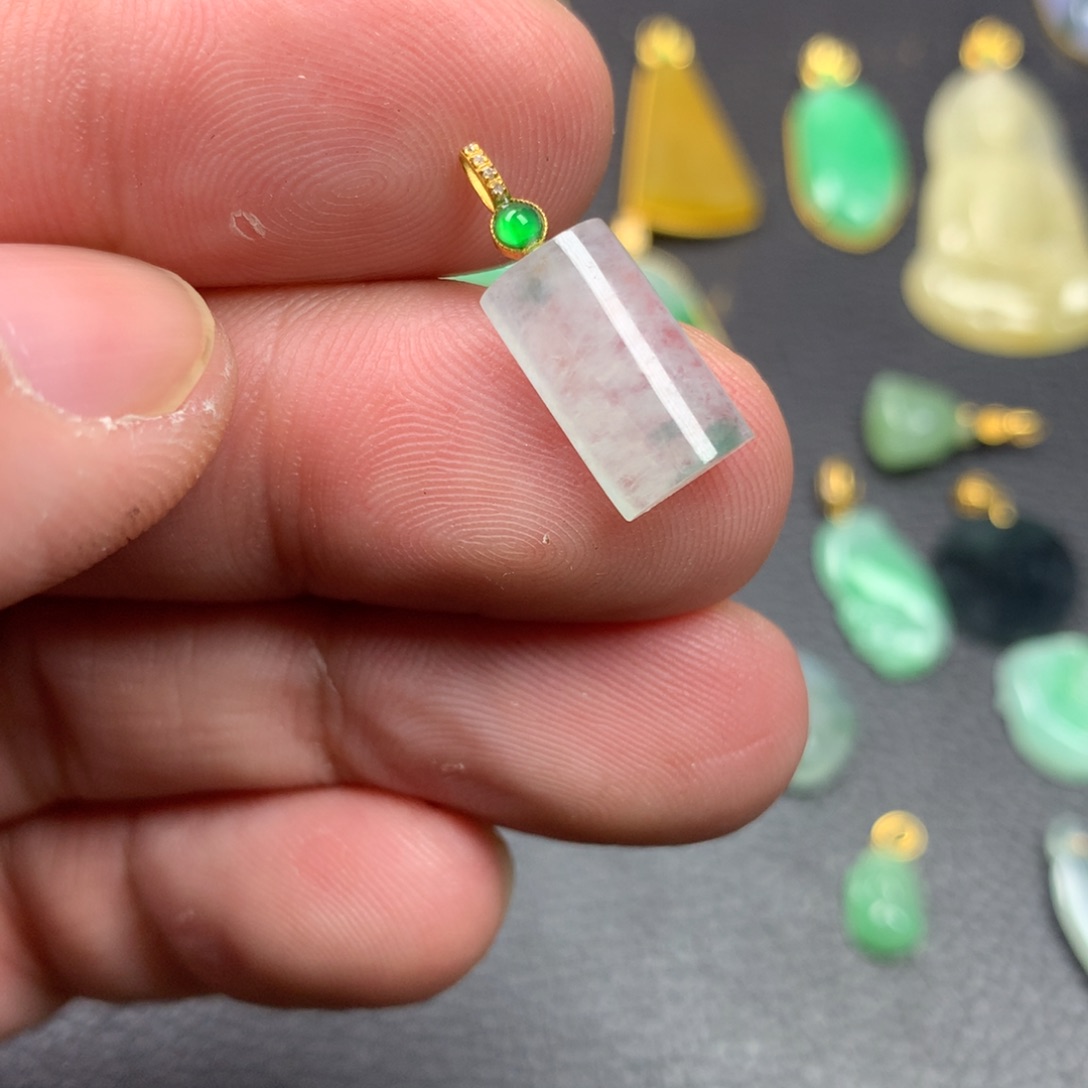 【闪购商品】颈饰18K金镶嵌翡翠翡翠