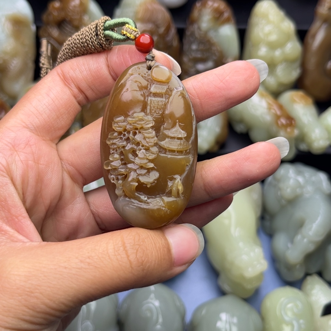 和田玉未镶嵌把件