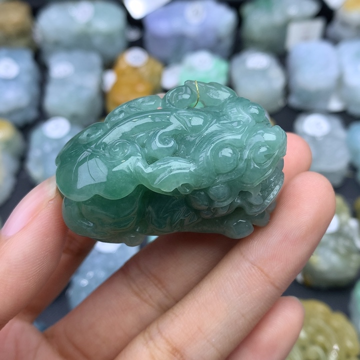 翡翠颈饰未镶嵌天然缅甸翡翠