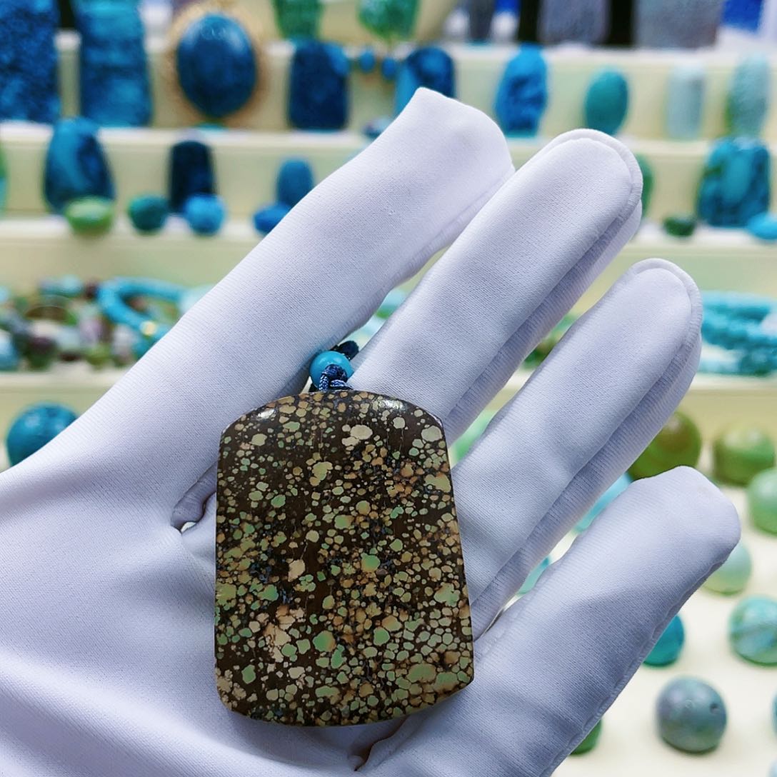 绿松石颈饰未镶嵌