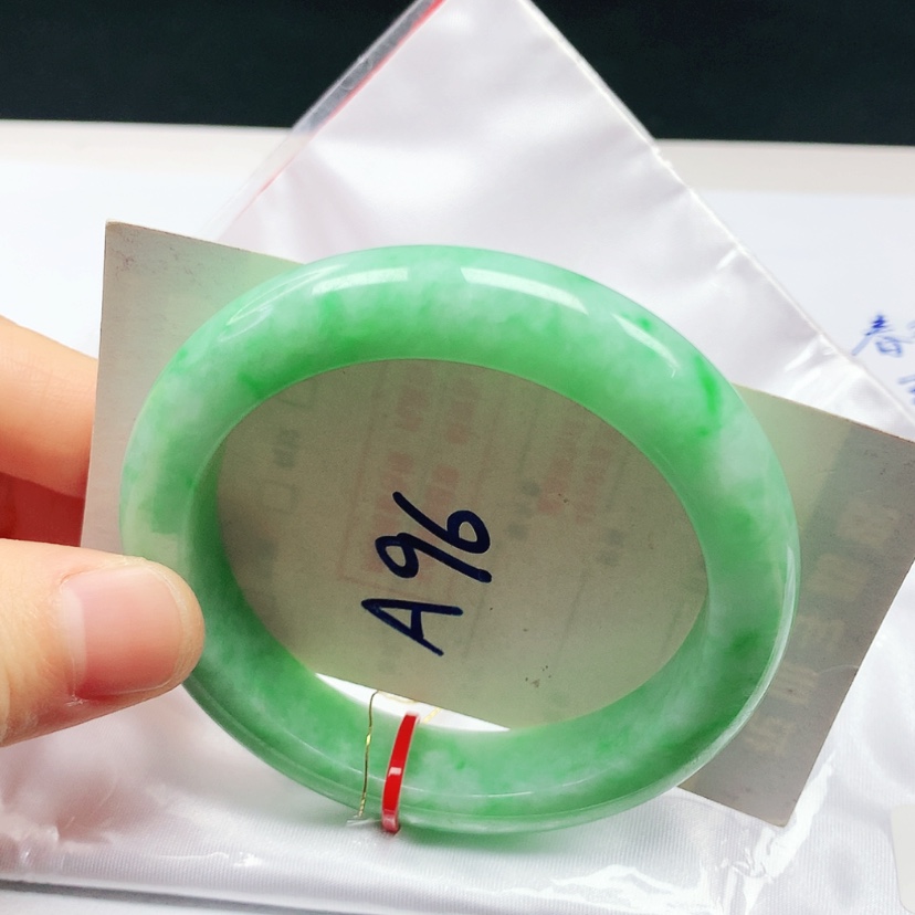 【闪购商品】翡翠手镯未镶嵌56圈口