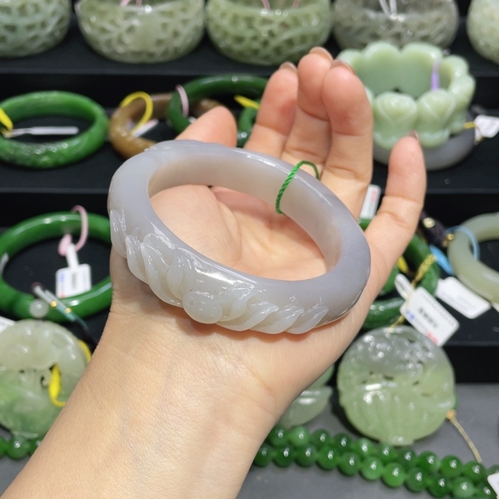 和田玉手镯56+圈口 编号117未镶嵌