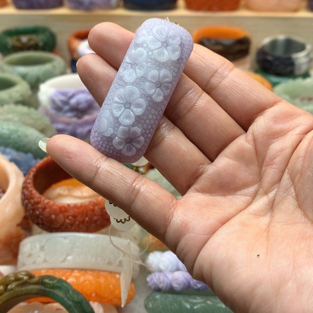 未镶嵌手镯石英质玉浦***?